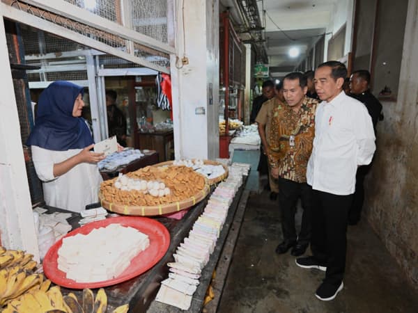 Harga Vario Bekas Wonogiri. Kunjungi Pasar Wonogiri, Presiden Jokowi Siap Bantu Stabilkan Harga Bahan Pokok
