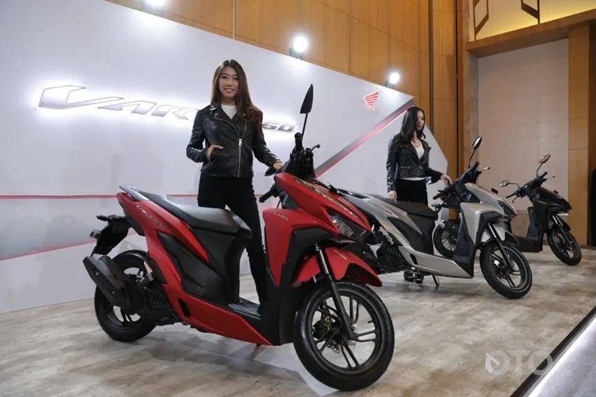 Vario 2018 Hitam Merah. Spesifikasi Lengkap Honda Vario 150 2018, Pakai Keyless