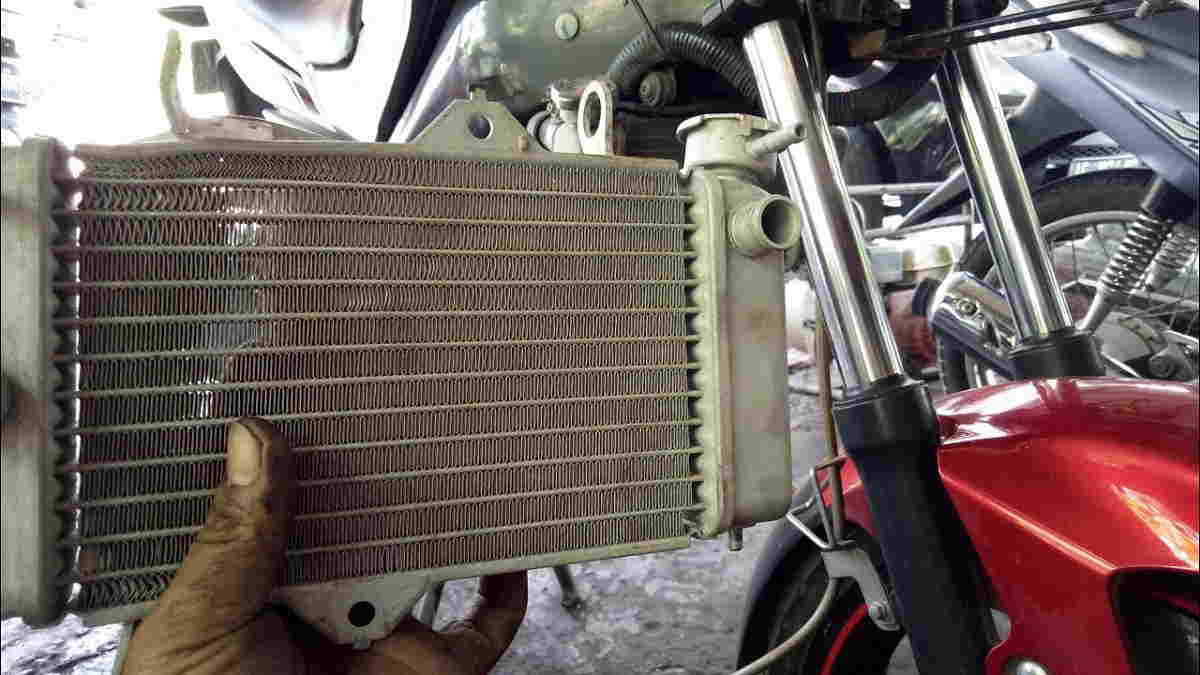 Selang Radiator Vario Bocor. Efek Radiator Motor Bocor, Kenali Gejalanya Sebelum Timbul Masalah